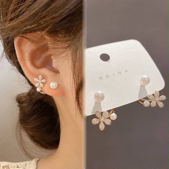 FLORAL STUD EARRING