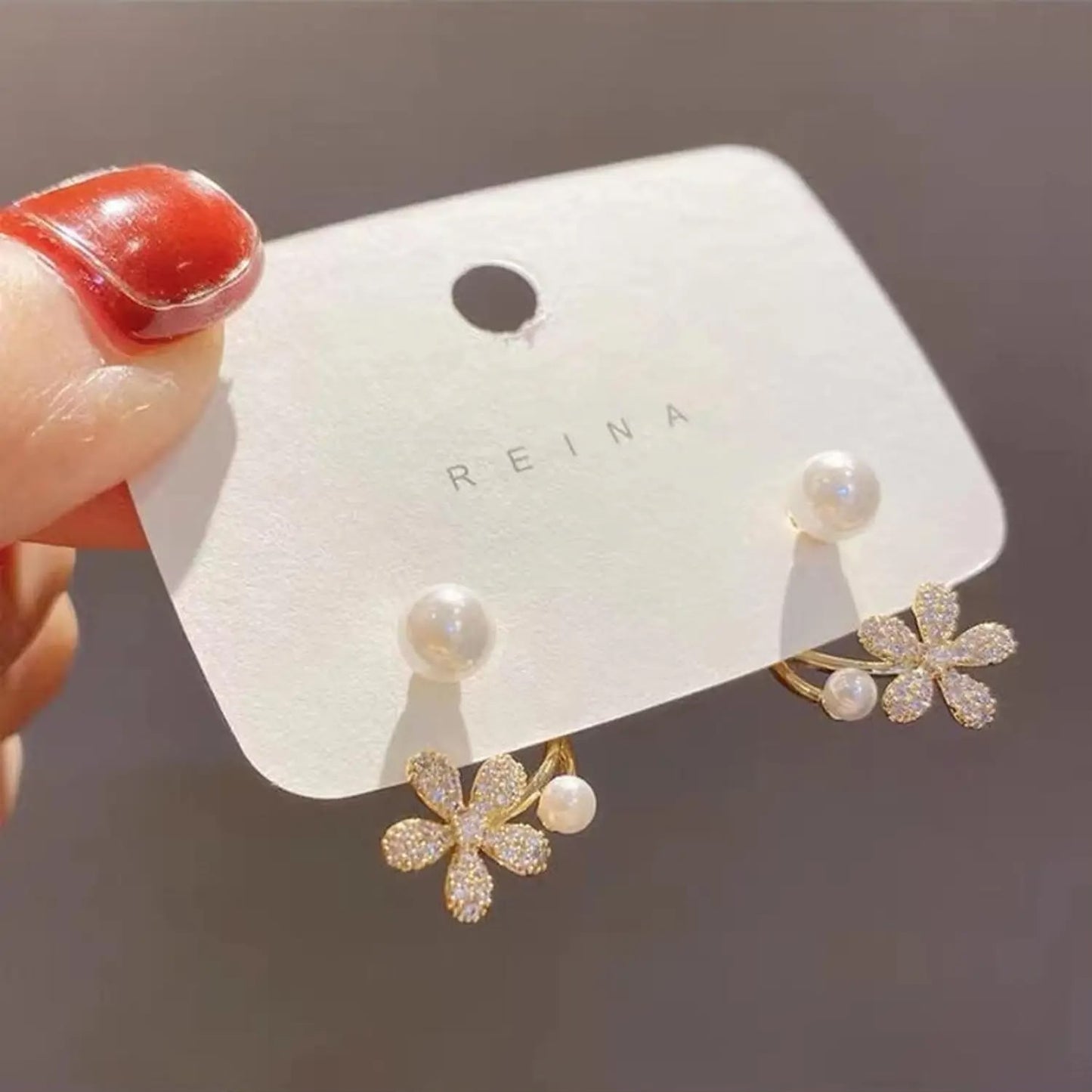 FLORAL STUD EARRING